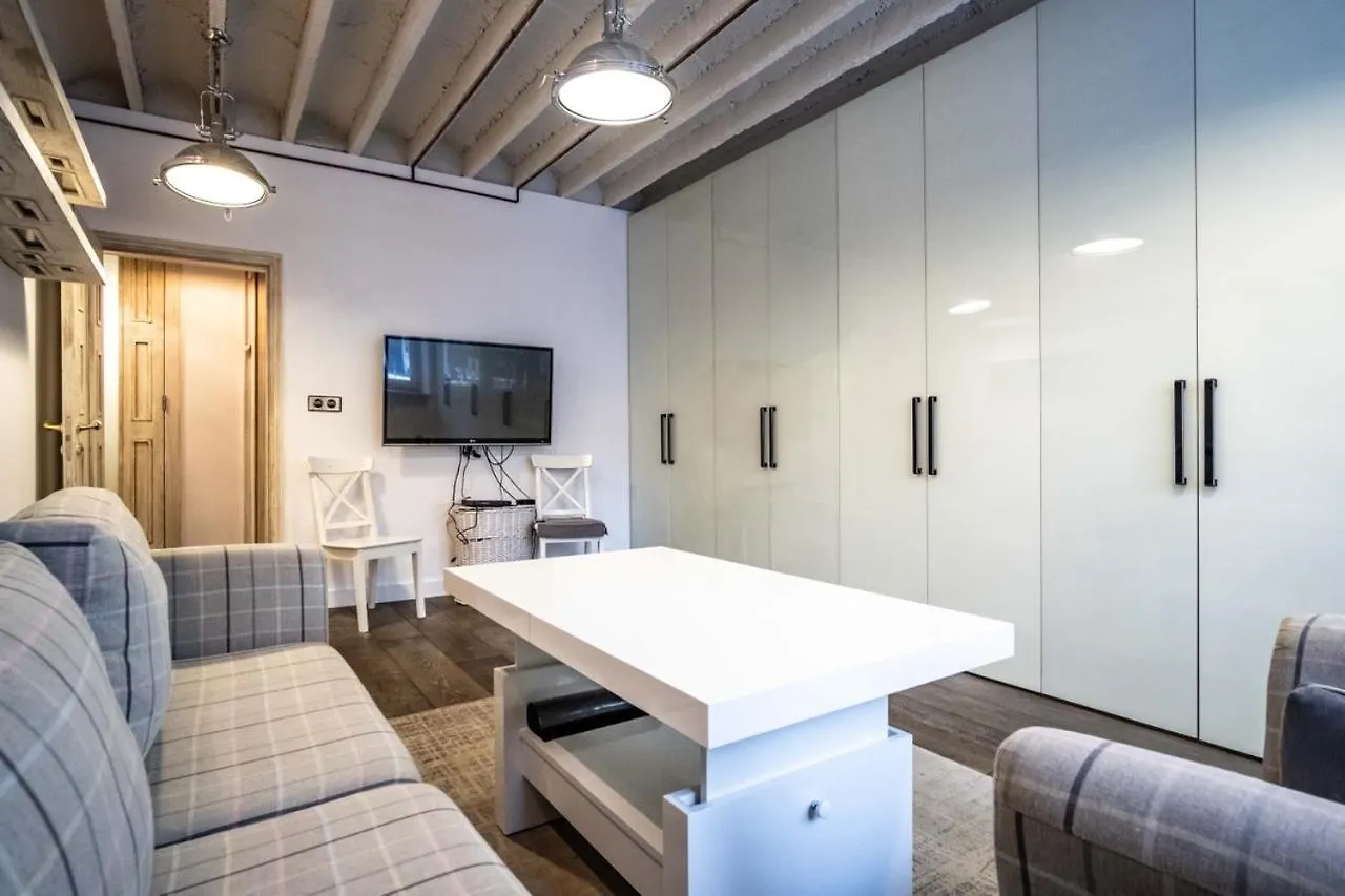 Big City Life Apartments - Plac Wilsona, Metro, Zoliborz Warsaw
